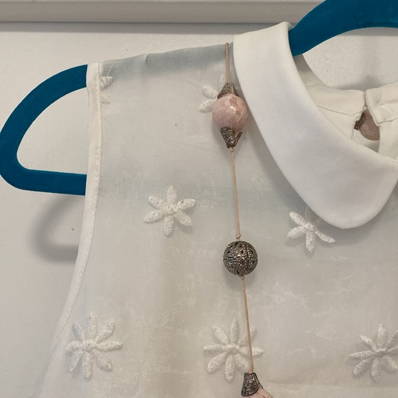 Top Chiffon With Daisy Appliqués - Picture 3 of 12